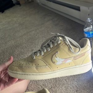 Nike Court Visions